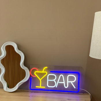 Panel LED me shkrimin "BAR"