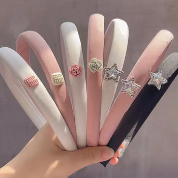 Rreth i hollë për flokët me gur në formë trëndafili