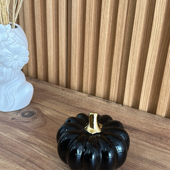 Kungull i zi me detaj gold