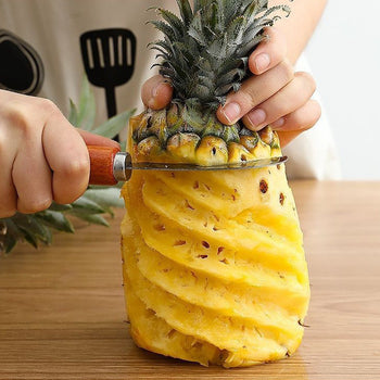 Thikë specifike qëruese për ananasin, me bisht druri