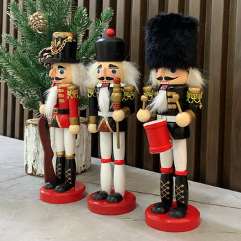 Arrëthyesa prej druri në nuanca të zeza me tre modele