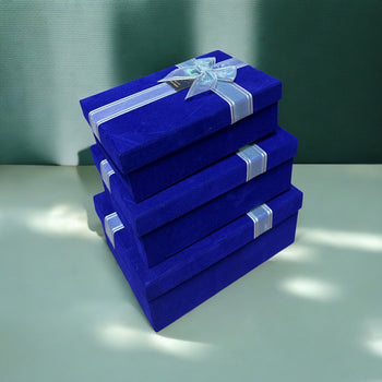 Set me 3 kuti paketimi dhuratash, vetlvet me etiketë “Forever Best Wishes”