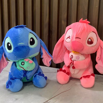 Lodër pellushi Stitch me bebe në duar me përmasë 20 cm
