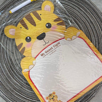 Tabelë me kafshë me lapustilë për shkrim