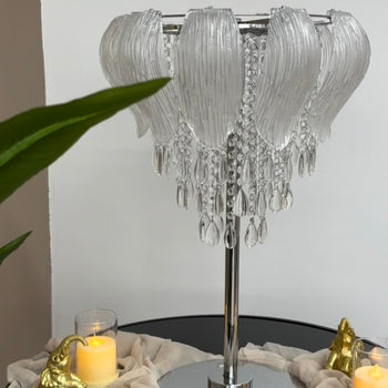 Ambazhur tavoline me kristale të varura