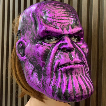 Maskë për Halloween me personazhin e Thanos
