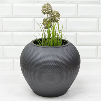 Vazo lulesh plastike vezake me bazë rrethore e zezë