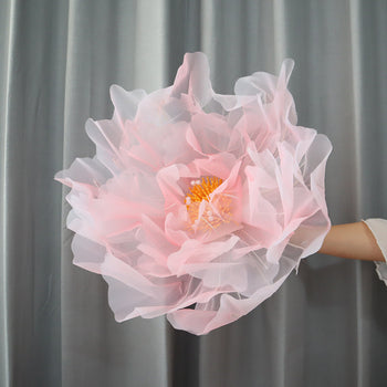 Lule dekorative të punara me dorë në ngjyra të ndryshme