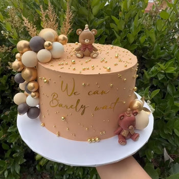 Cake topper “We can bearly wait”