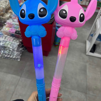 Lodër me xixa e dritë në formë shkopi me Stitch