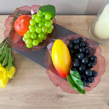 Frutiere akriliku e vogël me kontur të valëzuar në formë luleje