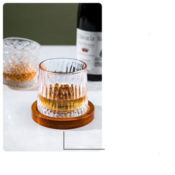 Gotë Whisky me rrotullim dhe mbajtëse druri