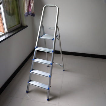 Shkallë alumini me 5 hapa, e qëndrueshme, e lehtë dhe praktike për përdorim shtëpiak apo profesional