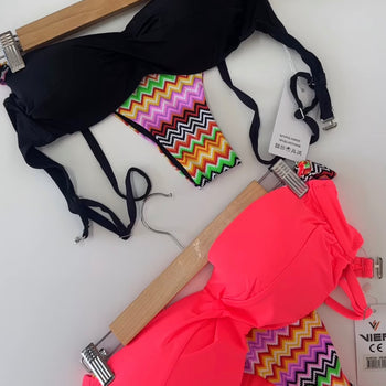 Rrobabanjo për femra me sytjena me rrudha dhe mbathje braziliane e dizenjo me zig zag