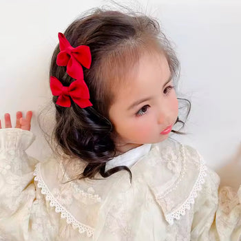 Set me dy kapëse flokësh me fjongo me shkëlqim