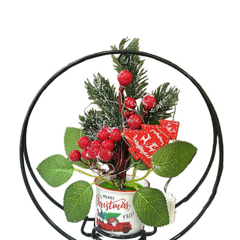 Dekor për Krishtlindje, filxhan xingato në mbajtëse metalike rreth xherry