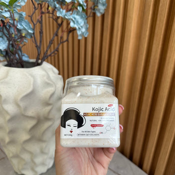 Scrub për fytyrë dhe trup me kojic acid