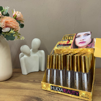 Lip gloss mat me qëndrueshmëri 24h