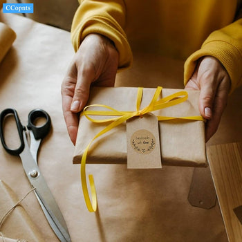 Stiker për paketime dhuratash me shkrim “Handmade with love”