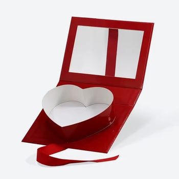 Kuti dhuratash me formë zemre dhe kapak transparent, për lule dhe surpriza romantike