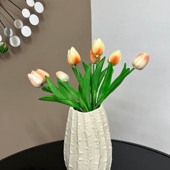 Vazo qeramike me vija