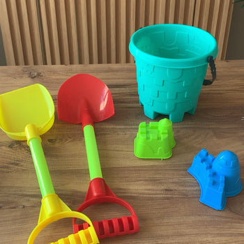 Set me 7 pjesë lodra për plazh