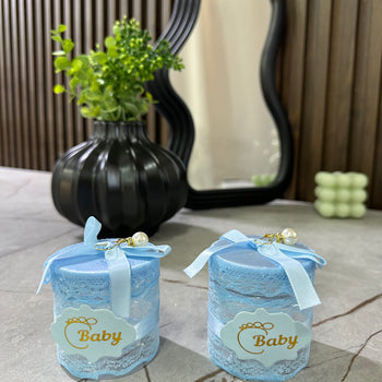 Konfeta blu “Baby” me dantellë, fjongo dhe detaj perle