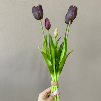 Buqetë tulipanësh artificial në disa ngjyra