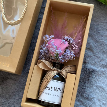 Pako dhurate e gatshme me çantë kartoni (shishe aromatizuese me lule të thata)