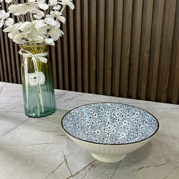 Tas qeramik dekorativ me dizajn floral blu & të bardhë