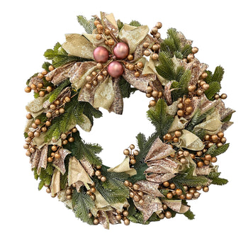 Rreth dekorues me degë me kokrra gold dhe degë pishe, për derën