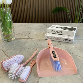 Set me furçë pastrimi dhe lopatë