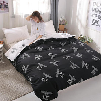 Set çarçafësh me dizenjo “Boy London”