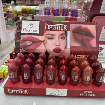 Buzëkuq likuid lipstick, 8 nuanca