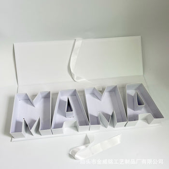 Kuti paketimi për kompozime lulesh ose cokollata në ngjyrë të bardhë, “MAMA”