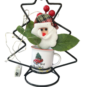 Dekor për Krishtlindje, filxhan xingato në mbajtëse metalike pema e Vitit të Ri