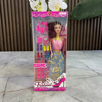 Charm Girl Fashion, vajza me raftin e kepuceve