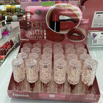 Buzëkuq matte lipstick me paketim transparent