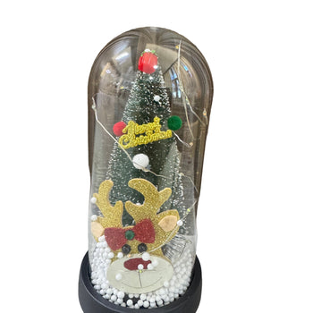 Dekor Krishtlindjesh me bredh dhe drerë në kupolë qelqi, zbukurim festiv