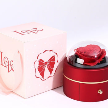 Paketim për dhuratë me kuti kartoni dhe kuti bizhuterie me trëndafil