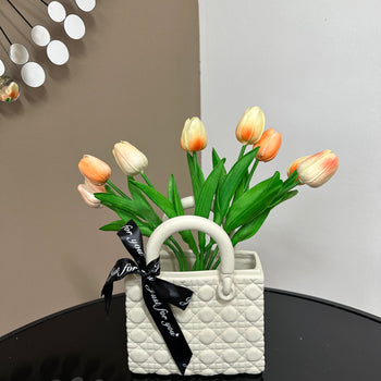 Vazo dekorative qeramike në formë cante katrore