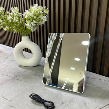 Pasqyrë tavoline me ndriçim led dhe usb