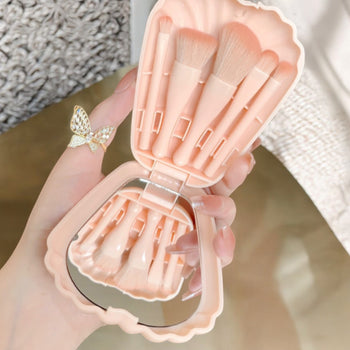 Set mini furçash make up-i me mbajtëse në formë guacke
