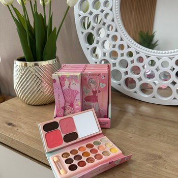 Paletë makeupi për vajza me hije sysh dhe blush