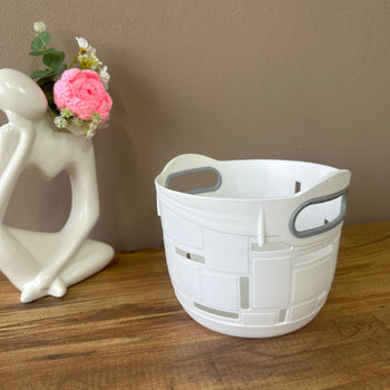 Kosh plastik për mbajtjen e kapsave të rrobave