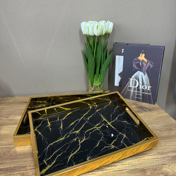 Set tabakash me dizajn mermeri të zi dhe detaje ari