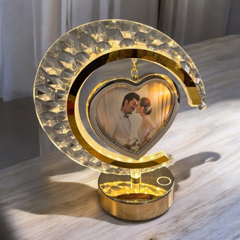 Kornizë për fotografi LED në formë hëne