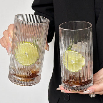 Set me gota uji prej qelqi të vijëzuar