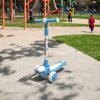 Skuter për djem ngjyrë blu