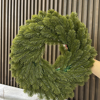 Rreth me lule për derën, dekor zbukurimi për festat e fundvitit